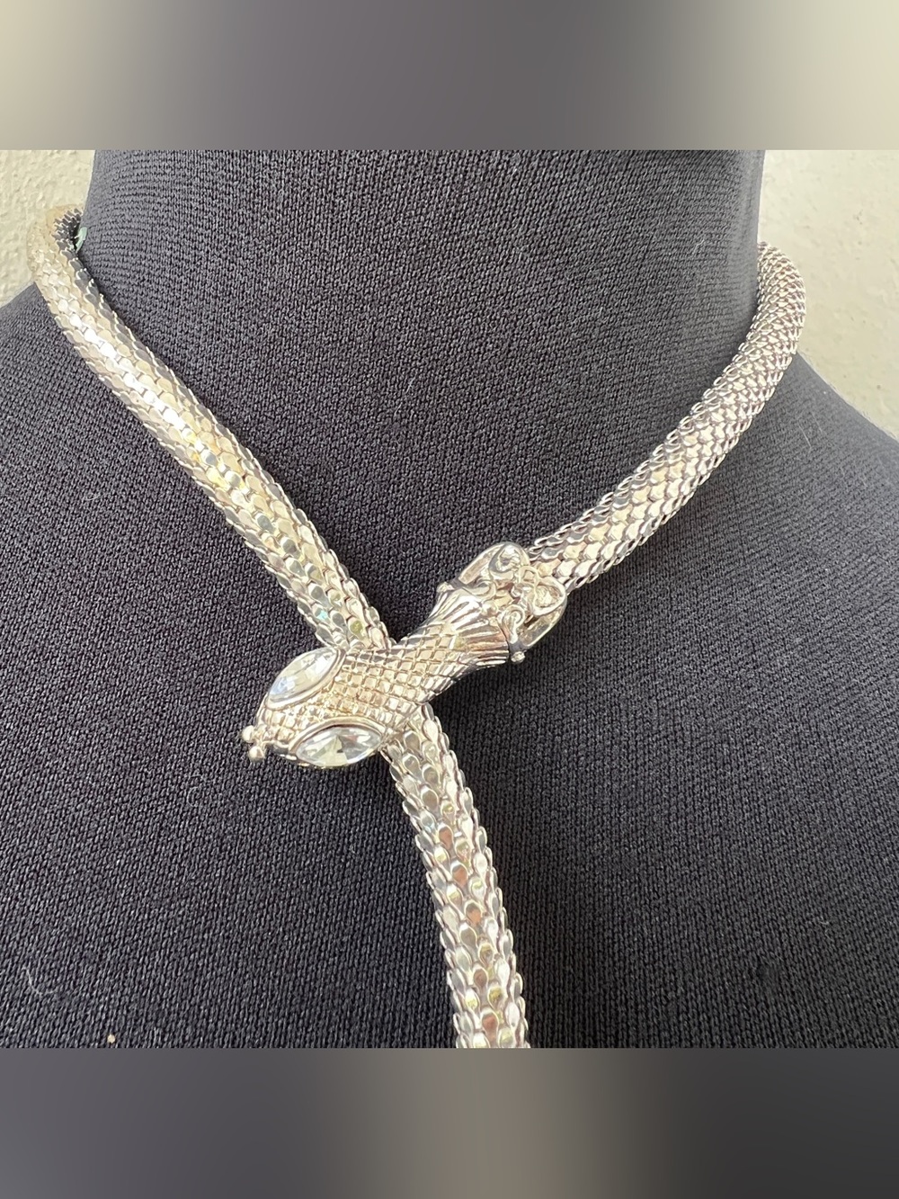 Vtg Silver Chainmail Snake Mesh Necklace Crystal Eyes Adjustable Lariat Serpent - Picture 10 of 10